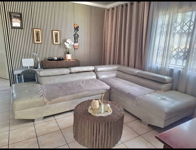 2 BEDROOM HOUSE FOR SALE IN GLEN HARVIE